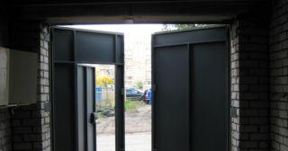 Купить гаражные ворота распашные Мирный, цена от 3842 руб.